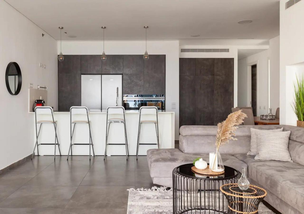 דירות בת ים Oַ&O Group- Luxury Penthouse Jacuzzi Sea 36 Floor מראה חיצוני תמונה
