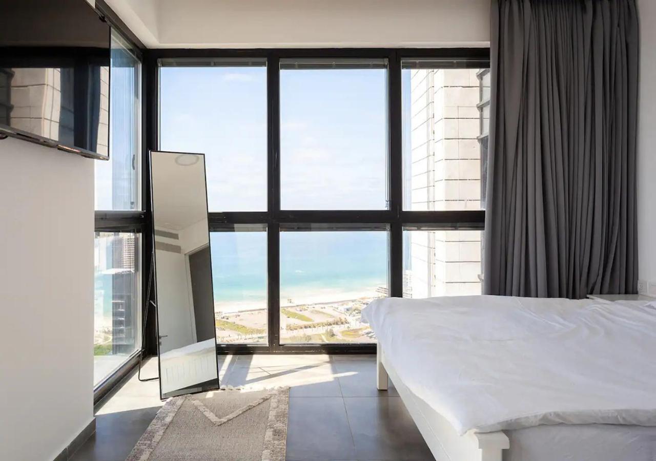 דירות בת ים Oַ&O Group- Luxury Penthouse Jacuzzi Sea 36 Floor מראה חיצוני תמונה