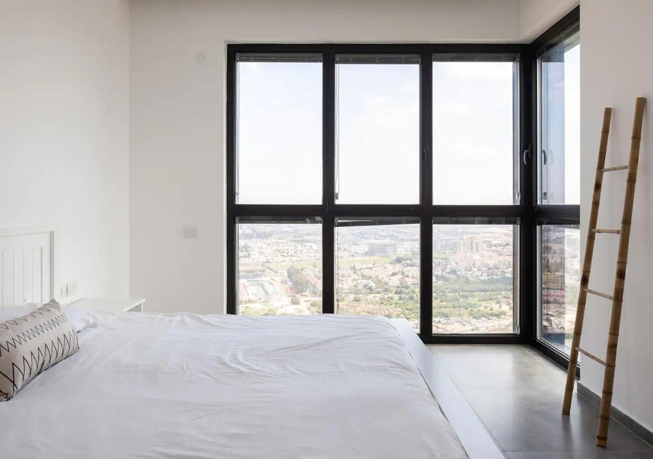 דירות בת ים Oַ&O Group- Luxury Penthouse Jacuzzi Sea 36 Floor מראה חיצוני תמונה
