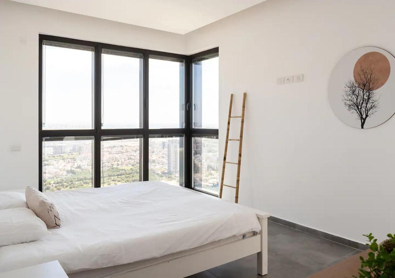 דירות בת ים Oַ&O Group- Luxury Penthouse Jacuzzi Sea 36 Floor מראה חיצוני תמונה