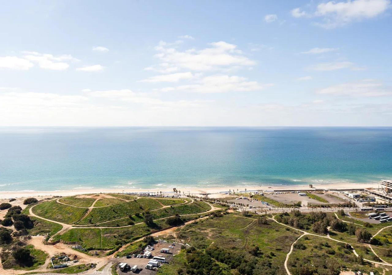 דירות בת ים Oַ&O Group- Luxury Penthouse Jacuzzi Sea 36 Floor מראה חיצוני תמונה